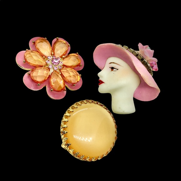 Bundle of Three Lovely Vintage Brooches - Picture 2 of 4